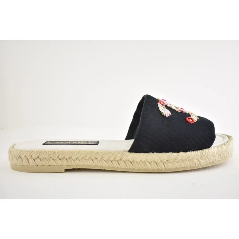 Chanel 25S Black Canvas Floral Crochet CC Logo Slide Sandal Espadrille Flat 41